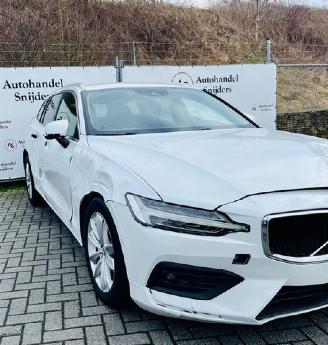 krockskadad bil oplegger Volvo V-60 Momentum Pro 2021/1