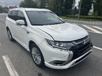 krockskadad bil machine Mitsubishi Outlander PLUG-IN HYBRID 2020/12