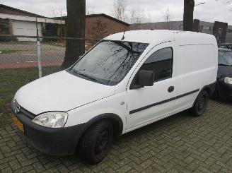skadebil brommobiel Opel Combo  2005/3