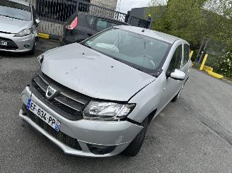 danneggiata veicoli commerciali Dacia Sandero  2016/9